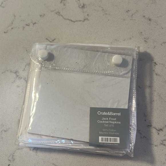 Crate & Barrel Jack Frost Napkins set of 6 NEW - Picture 3 of 3